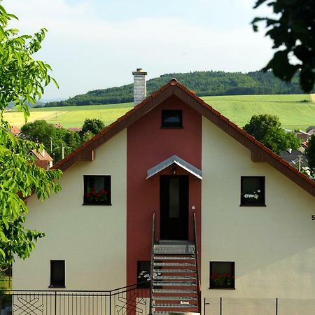 Privat Pod Kostolom - Ubytovanie Valča Εξωτερικό φωτογραφία