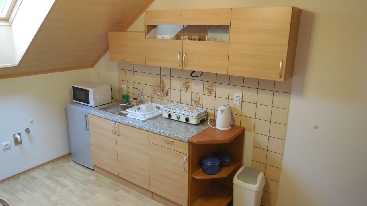 Privat Pod Kostolom - Ubytovanie Valča Εξωτερικό φωτογραφία
